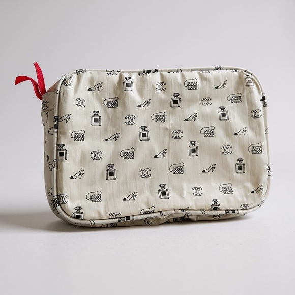 CHANEL Parfum Ivory Patent Icons Logos Large Cosmetic Case RARE FIND! - Picture 1 of 11